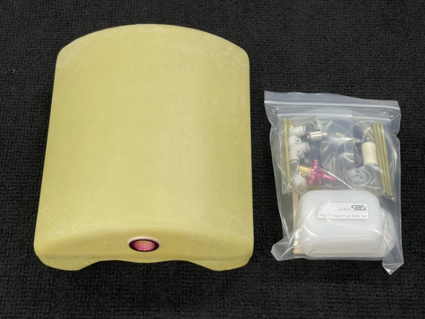 MIG-15 Fagot Fuel Tank SET (Kevlar)