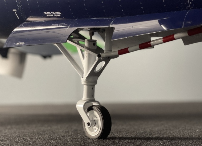 F4U Corsair Scale Electric Retractable Tail Gear SET