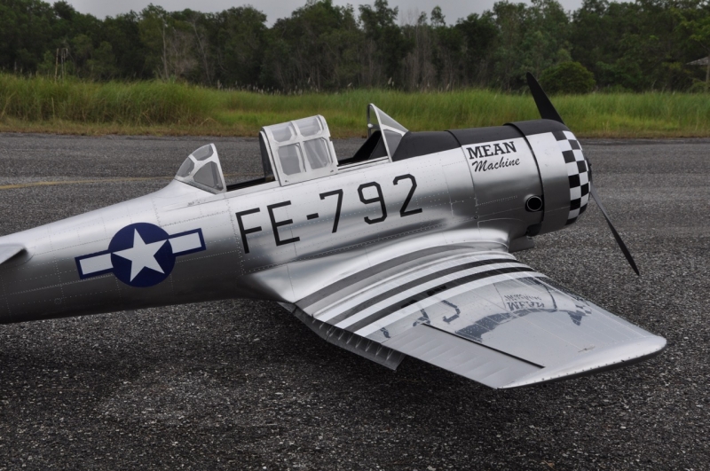 大得価国産ＡＴ-6 TEXAN-160　ARF 組立キット（エンジン）